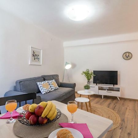 Central New Apartment Nonna Mara Rovinj Exterior photo